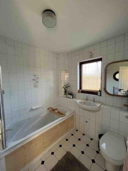 Relax With Spectacular Views And Hot Tub Villa Kircubbin Exterior foto